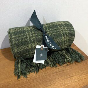 Hearth & and Hand Magnolia Chunky Woven Green Christmas Throw Blanket NEW 2024